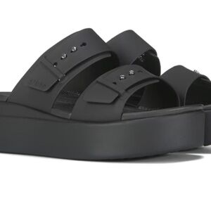 Crocs Women's Brooklyn Buckle Platform Sandal